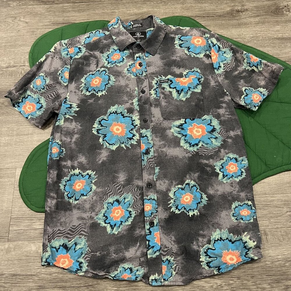 Volcom Mens Small Short Sleeve Button Front Shirt - image 1